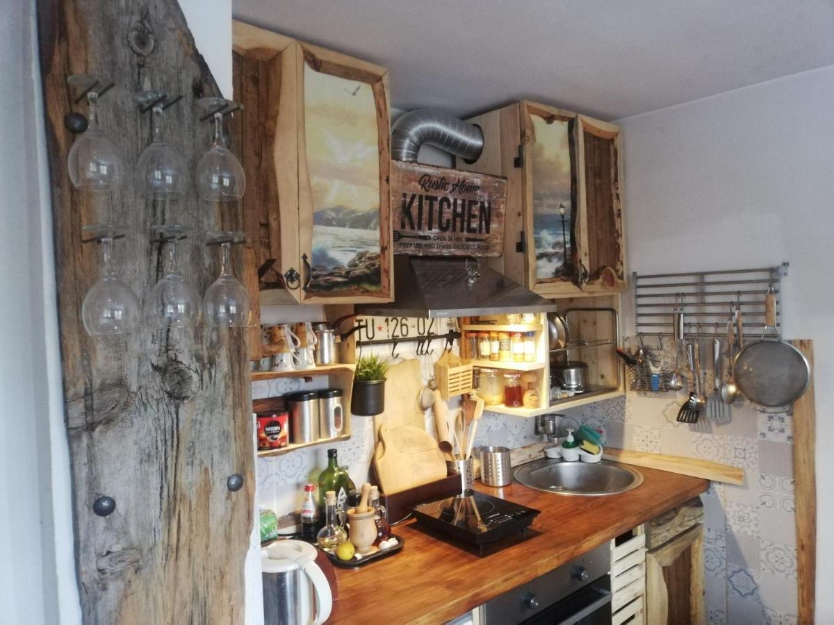 Rustic Home Tara Kaludjerske Bare Exterior photo